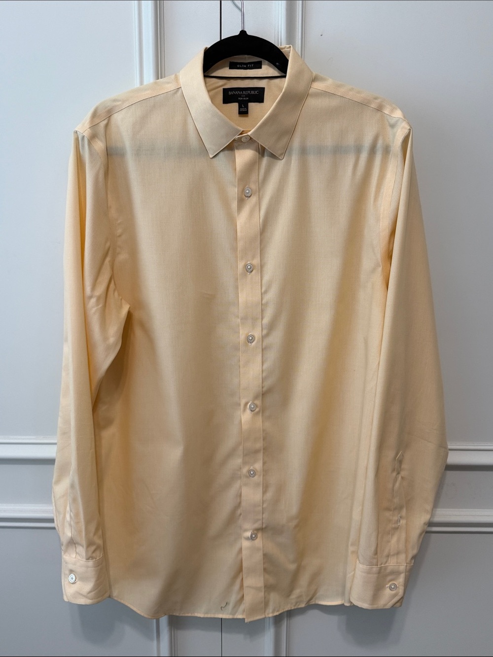 Banana Republic Men's Light Yellow Dress Shirt - Button Front